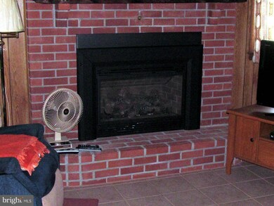 806 Lee Ave, Sykesville, MD 21784 - photo 6