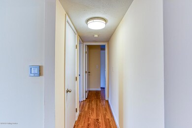 6913 Beard Ct, Louisville, KY 40228 - photo 6