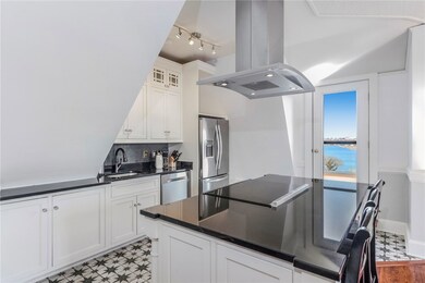 396 Gibbs Ave unit C, Newport, RI 02840 - photo 5