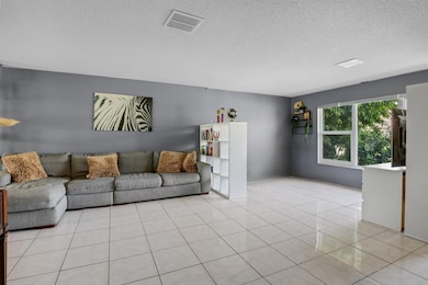 2554 SW 23rd Cranbrook Dr, Boynton Beach, FL 33436 - photo 3