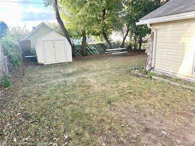 1620 McBrady St, Port Huron, MI 48060 - photo 5