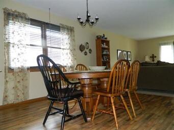 127 S Pershing Ave, Mundelein, IL 60060 - photo 6