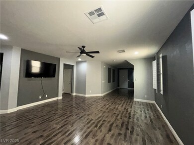 10085 Cloud Break St, Las Vegas, NV 89178 - photo 4