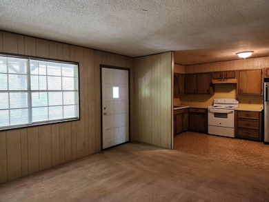 170 Clark St unit 4, Beaumont, TX 77705 - photo 4