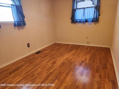 3316 W Willow St, Lansing, MI 48917 - photo 4