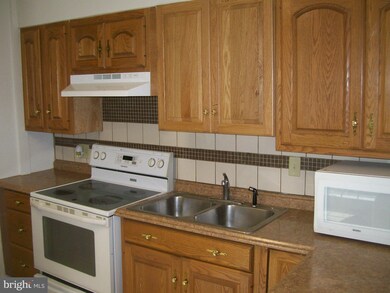 105 Dihedral Dr, Middle River, MD 21220 - photo 4