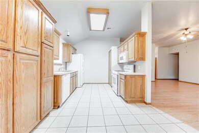 625 Loyd Ln, Moore, OK 73160 - photo 7