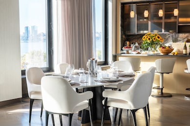 401 West St unit 6, New York, NY 10014 - photo 2