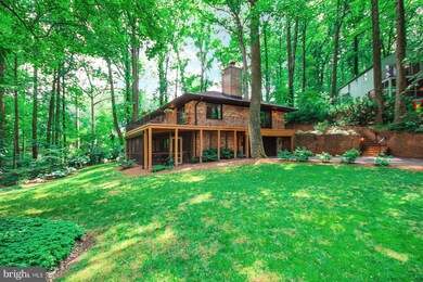 6355 Lakeview Dr, Falls Church, VA 22041 - photo 2