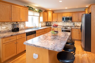 302 Clarion Ct unit 6, Oswego, IL 60543 - photo 2