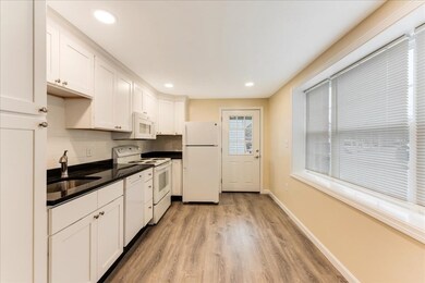 5 Bound Brook Ct unit . 4, Scituate, MA 02066 - photo 2