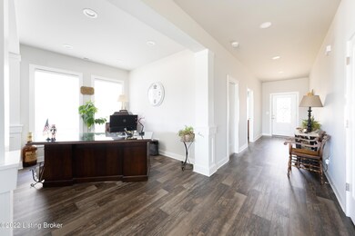 8628 Beaumont Cove Ct, Louisville, KY 40291 - photo 3