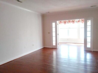 1 Living Rm-SunRm