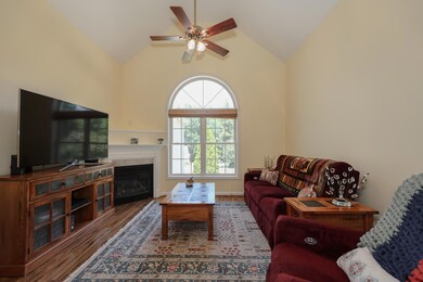 9 Echo Shore Dr unit 13, Merrimack, NH 03054 - photo 6