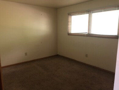 804 N Gladstone Ave unit B, Aurora, IL 60506 - photo 4