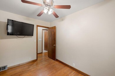 3232_ellis_dr_ames_ia-11_847