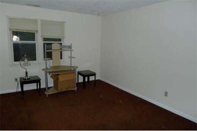 64 Tennis Plaza Rd unit 14, Dracut, MA 01826 - photo 7