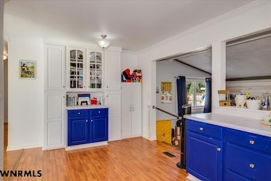 713 S Maple St, Kimball, NE 69145 - photo 6