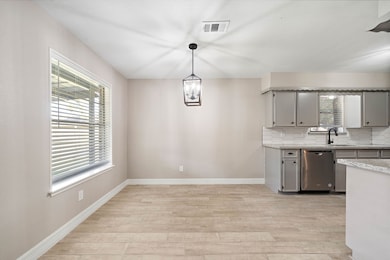 Breakfast nook or formal dinning area.