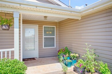 9305 Checkerbloom Dr, Oklahoma City, OK 73165 - photo 2