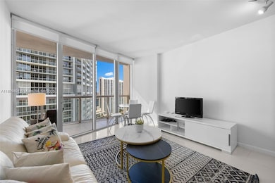 Icon Brickell Tower 2 unit 2206, Miami, FL 33131 - photo 3