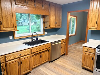 8415 S Delaware St, Indianapolis, IN 46227 - photo 7