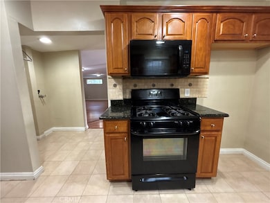 19145 Kittridge St, Reseda, CA 91335 - photo 6