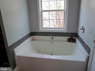 35863 Army Navy Dr, Mechanicsville, MD 20659 - photo 5