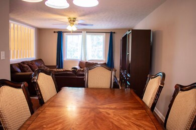 7208 Applegate Ln, Louisville, KY 40228 - photo 4