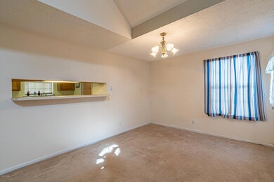 855 Parkview Dr-16