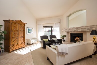 Open & Bright Great Room