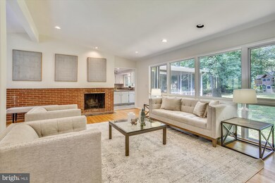 9015 Honeybee Ln, Bethesda, MD 20817 - photo 4