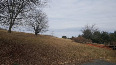 240 Harvest Hill Dr, Effort, PA 18330 - photo 5