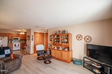 2715 Gateway Ave, Bismarck, ND 58503 - photo 4