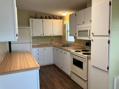 574 Montego Bay Dr unit TW-117, Lake Wales, FL 33859 - photo 3