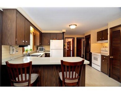 60 W Blue Ridge Rd, Cranston, RI 02920 - photo 3