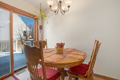 2011 Coral Ave, Aurora, IL 60506 - photo 6