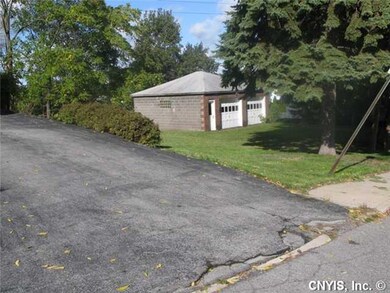 Parking Lot/Garage