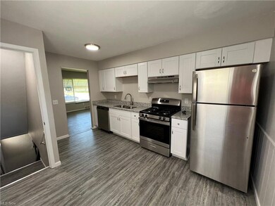 303 Gayle Dr, Sheffield Lake, OH 44054 - photo 5