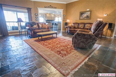Spacious Great Room with 10 Foot Ceilings and Beau