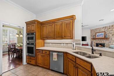 1221 1221 Parkview, Tyler, TX 75703 - photo 4