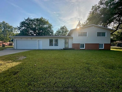 1518 N Vine St, Grand Island, NE 68801 - photo 4