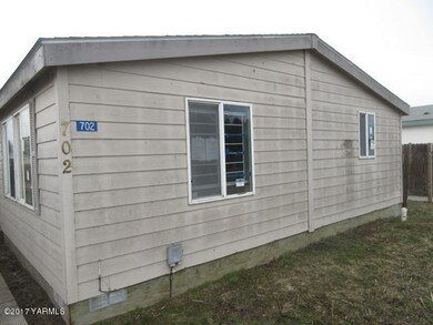 561-834382-front left
