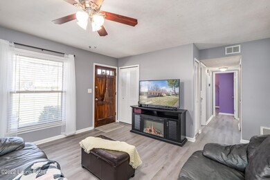 6902 John Paul Ln, Louisville, KY 40229 - photo 6