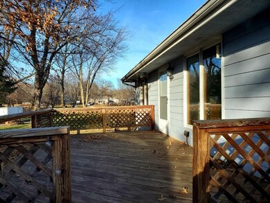 3212 SE 19th St, Des Moines, IA 50320 - photo 4