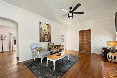 511 Upland Rd, West Palm Beach, FL 33401 - photo 4