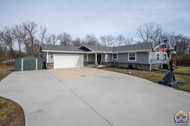 5232 SW Fairlawn Rd, Topeka, KS 66610 - photo 2