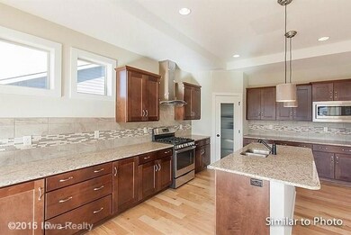 9523 Rushbrook Dr, Johnston, IA 50131 - photo 7