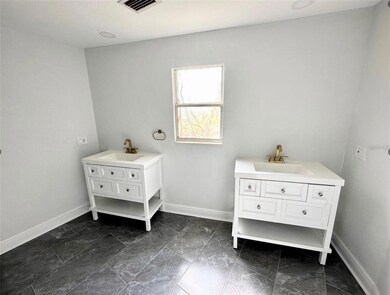 2100 28th Ave N, Saint Petersburg, FL 33713 - photo 4