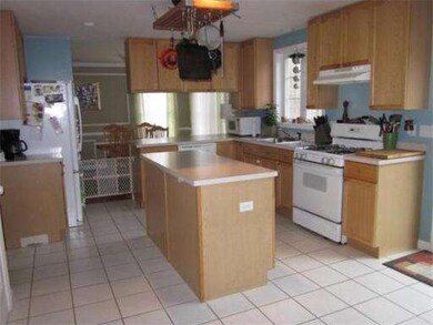 154 Monument St, Haverhill, MA 01832 - photo 7